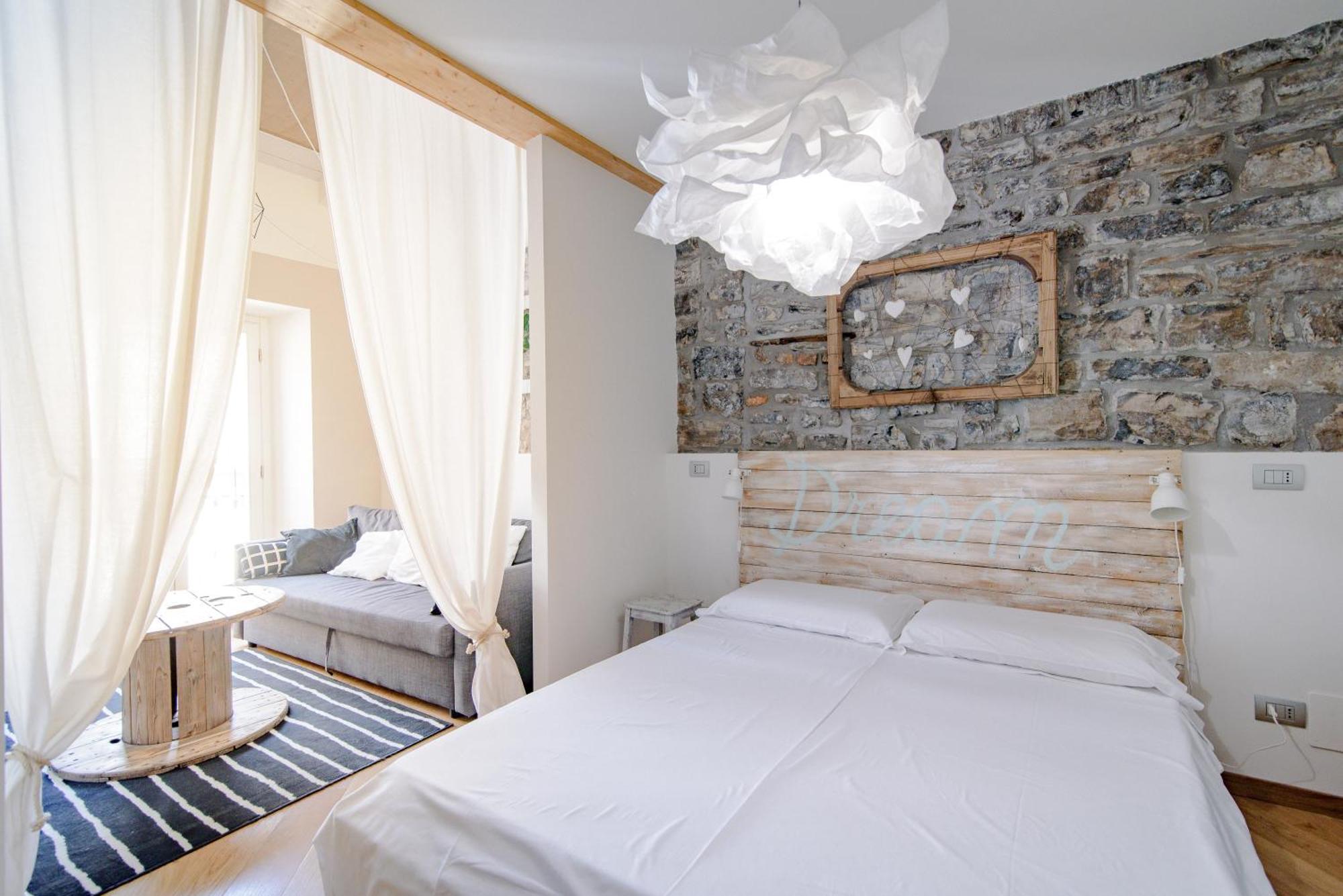 Gem Of The Lake - Luxury Apartment Como Old Town Extérieur photo