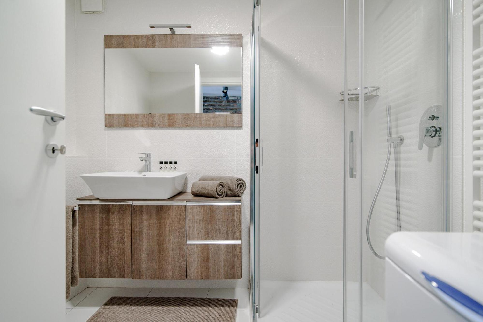 Gem Of The Lake - Luxury Apartment Como Old Town Extérieur photo